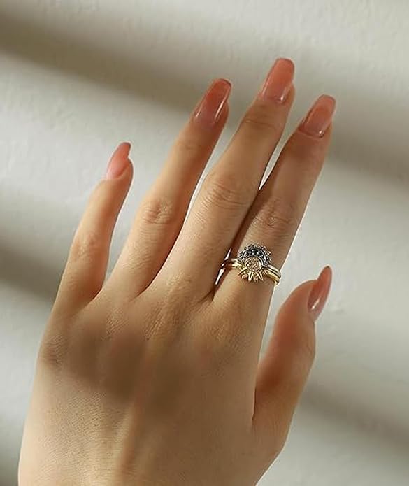 2 Pcs Sun and Moon Ring,Couple Ring,Rings for Girls Stylish,Suitable for Daily Matching and Gift Giving With Various Clothing Options