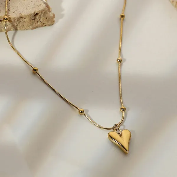 Chloe Heart Necklace | Stainless Steel | 18K Gold Plated | Anti Tarnish