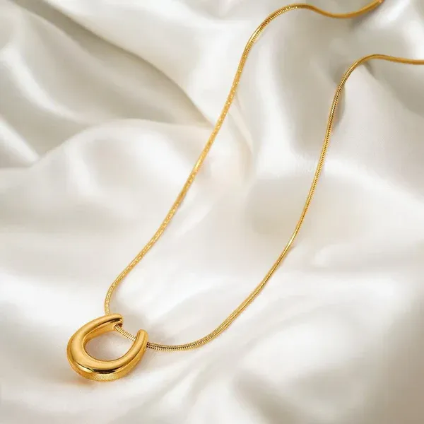 Seraphina Horseshoe Necklace | Stainless Steel | 18K Gold Plated | Anti Tarnish