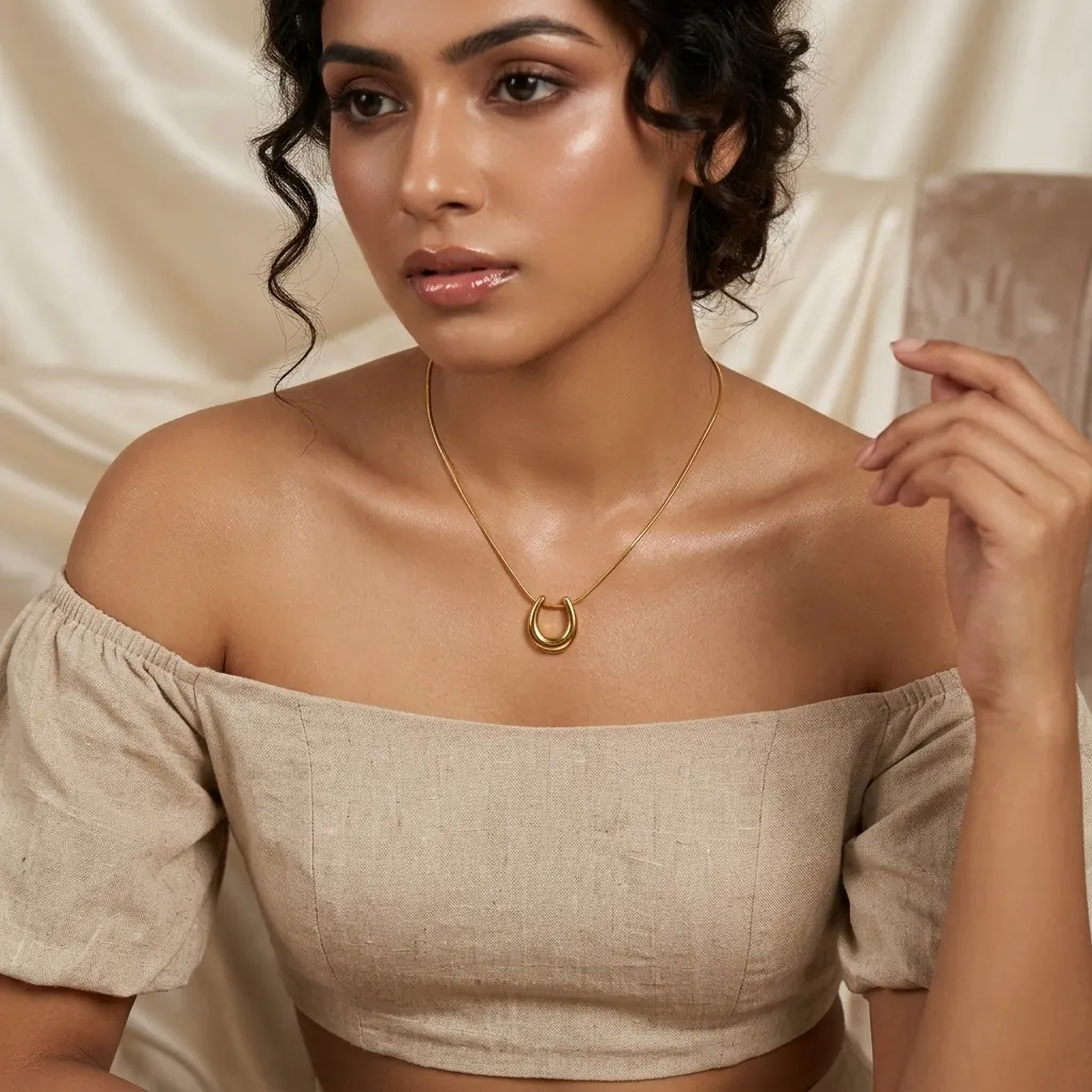 Seraphina Horseshoe Necklace | Stainless Steel | 18K Gold Plated | Anti Tarnish