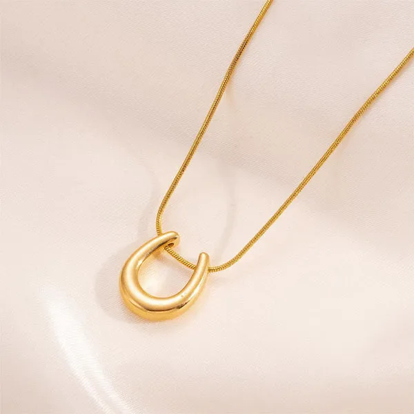 Seraphina Horseshoe Necklace | Stainless Steel | 18K Gold Plated | Anti Tarnish